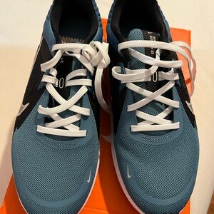 Nike Quest Women's Teal and Black Sneakers